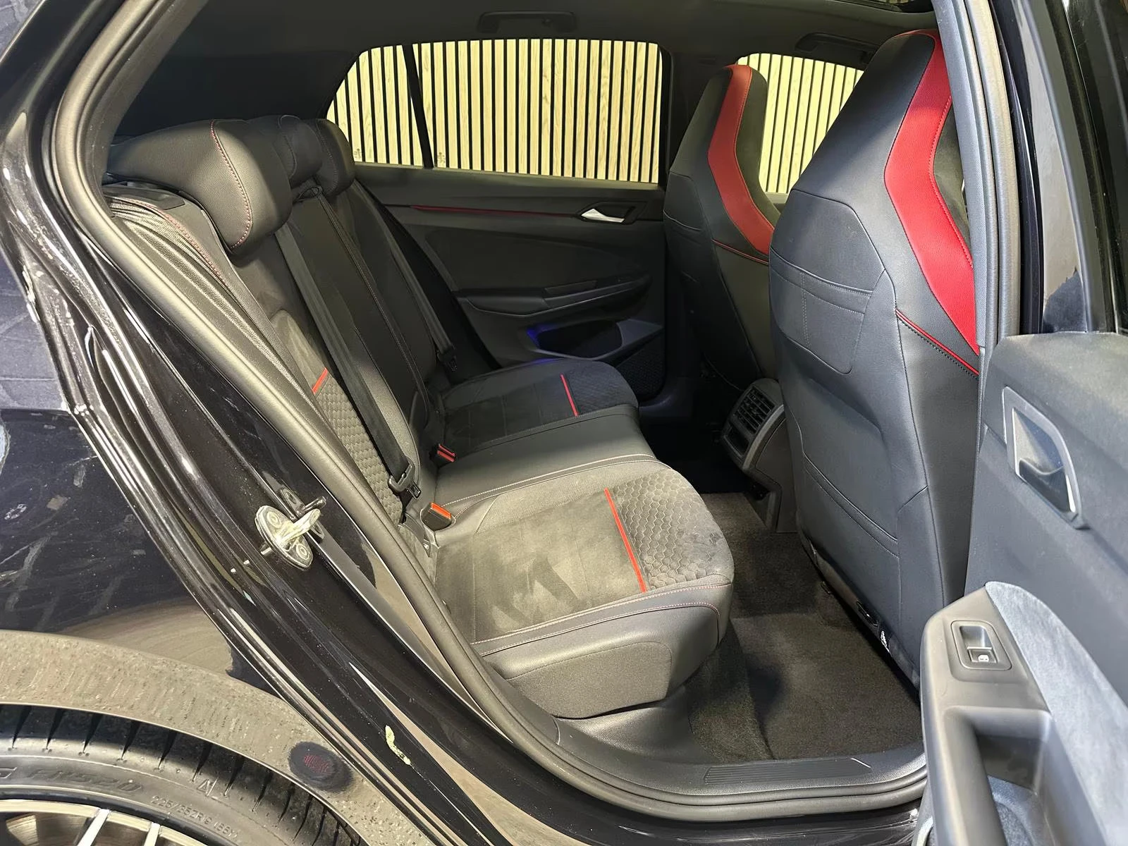 VW Golf GTI CLUB SPORT/300HP/DSG/PANO/NAVI/CAM/623z, снимка 13 - Автомобили и джипове - 55376209