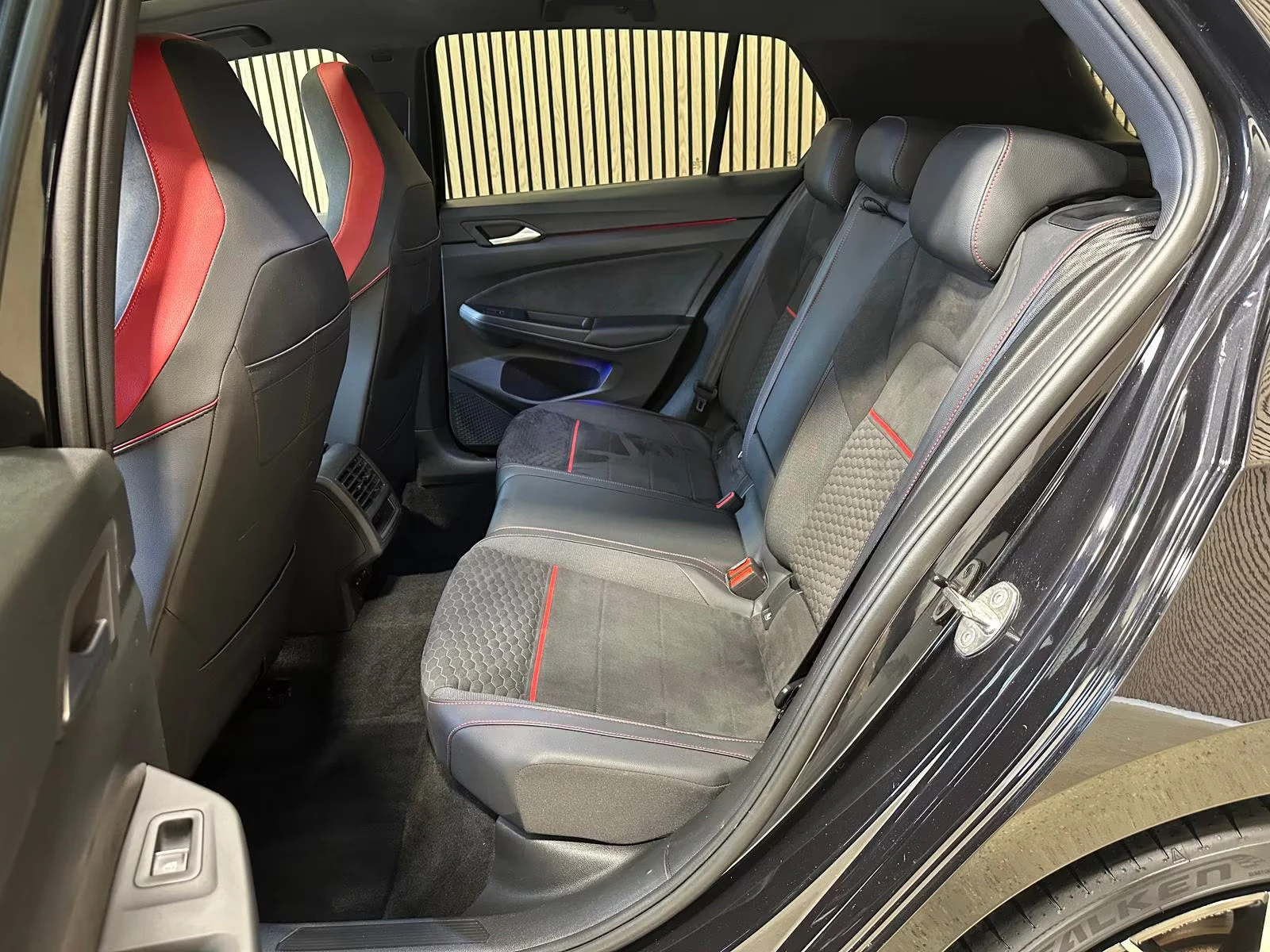 VW Golf GTI CLUB SPORT/300HP/DSG/PANO/NAVI/CAM/623z, снимка 12 - Автомобили и джипове - 55376209
