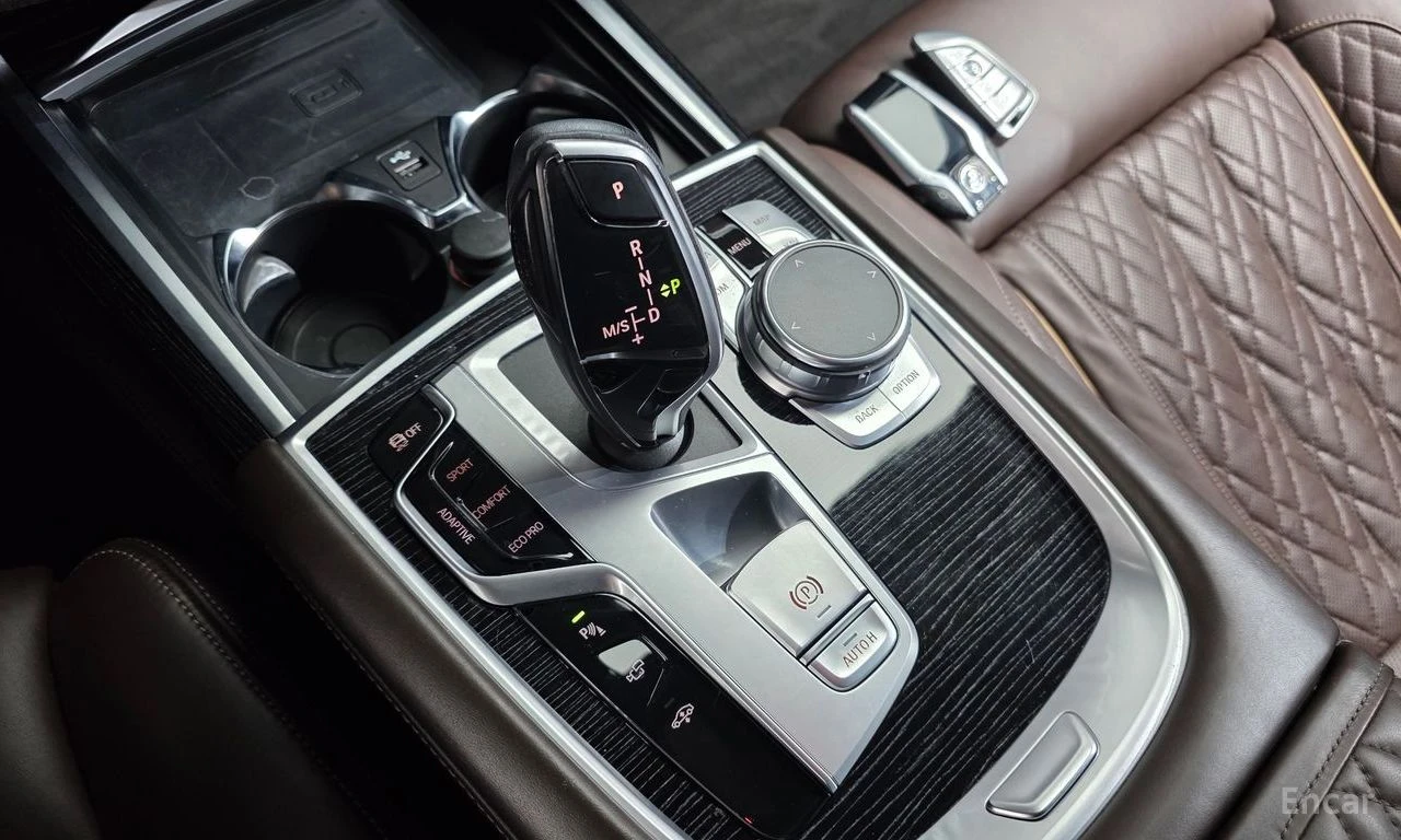 BMW 740 * ФИКСИРАНА ЦЕНА ДО БЪЛГАРИЯ * АВТОКРЕДИТ, снимка 10 - Автомобили и джипове - 55452403