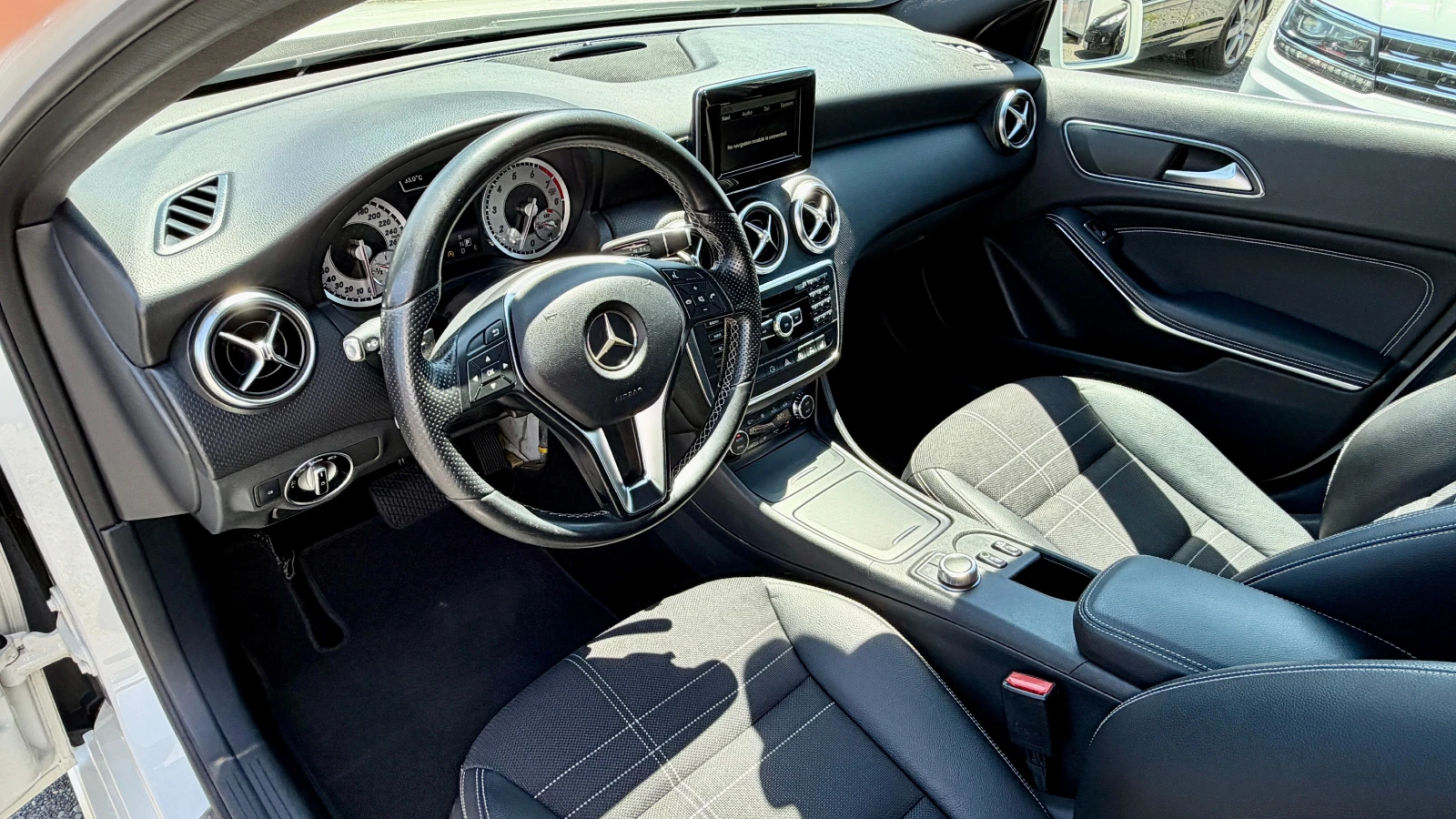 Mercedes-Benz A 250 4Matic Автоматик, Navi, Камера, PDC, Xenon, снимка 10 - Автомобили и джипове - 55476315