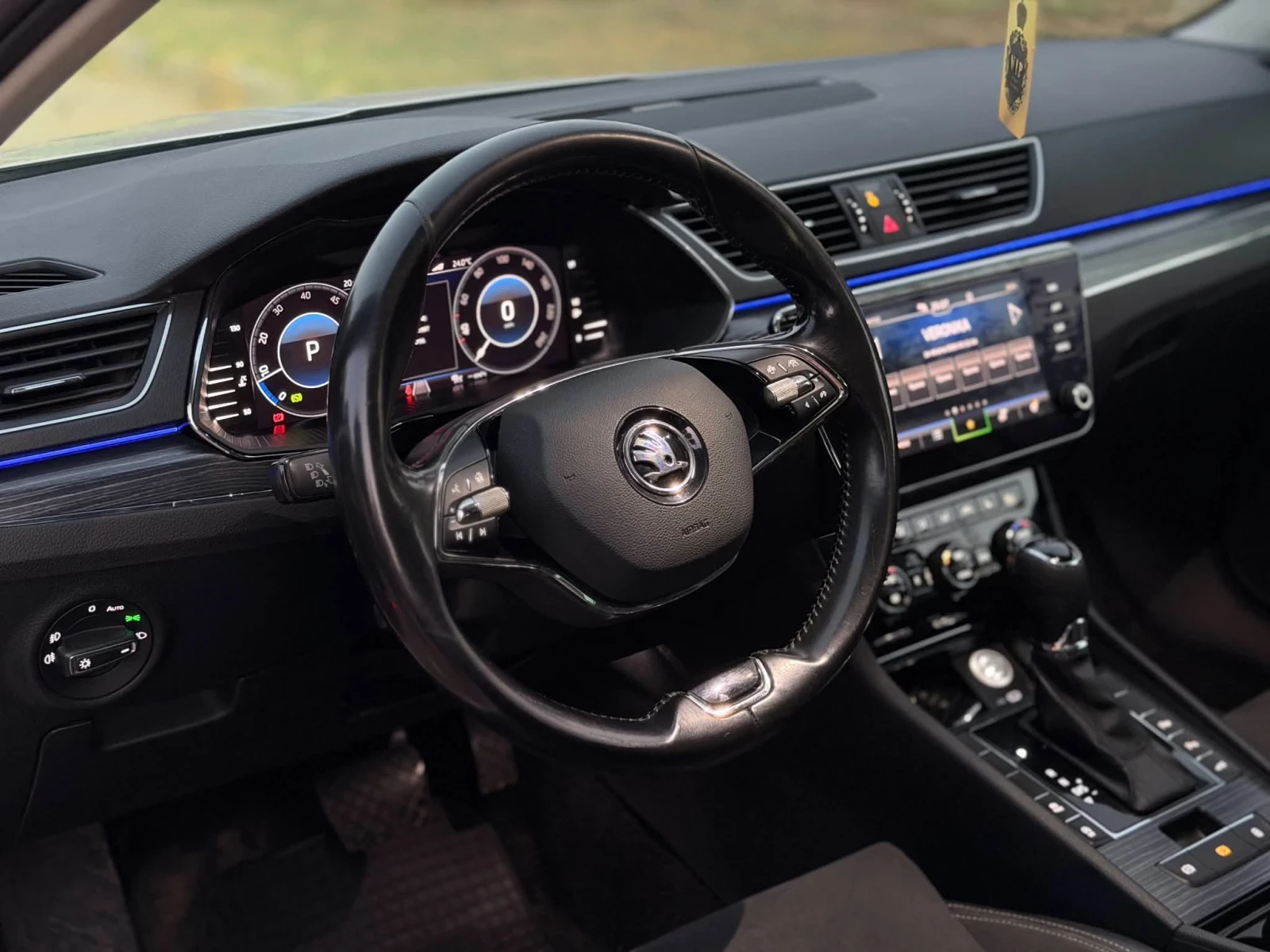 Skoda Superb 2.0TDI DSG, снимка 15 - Автомобили и джипове - 55826400