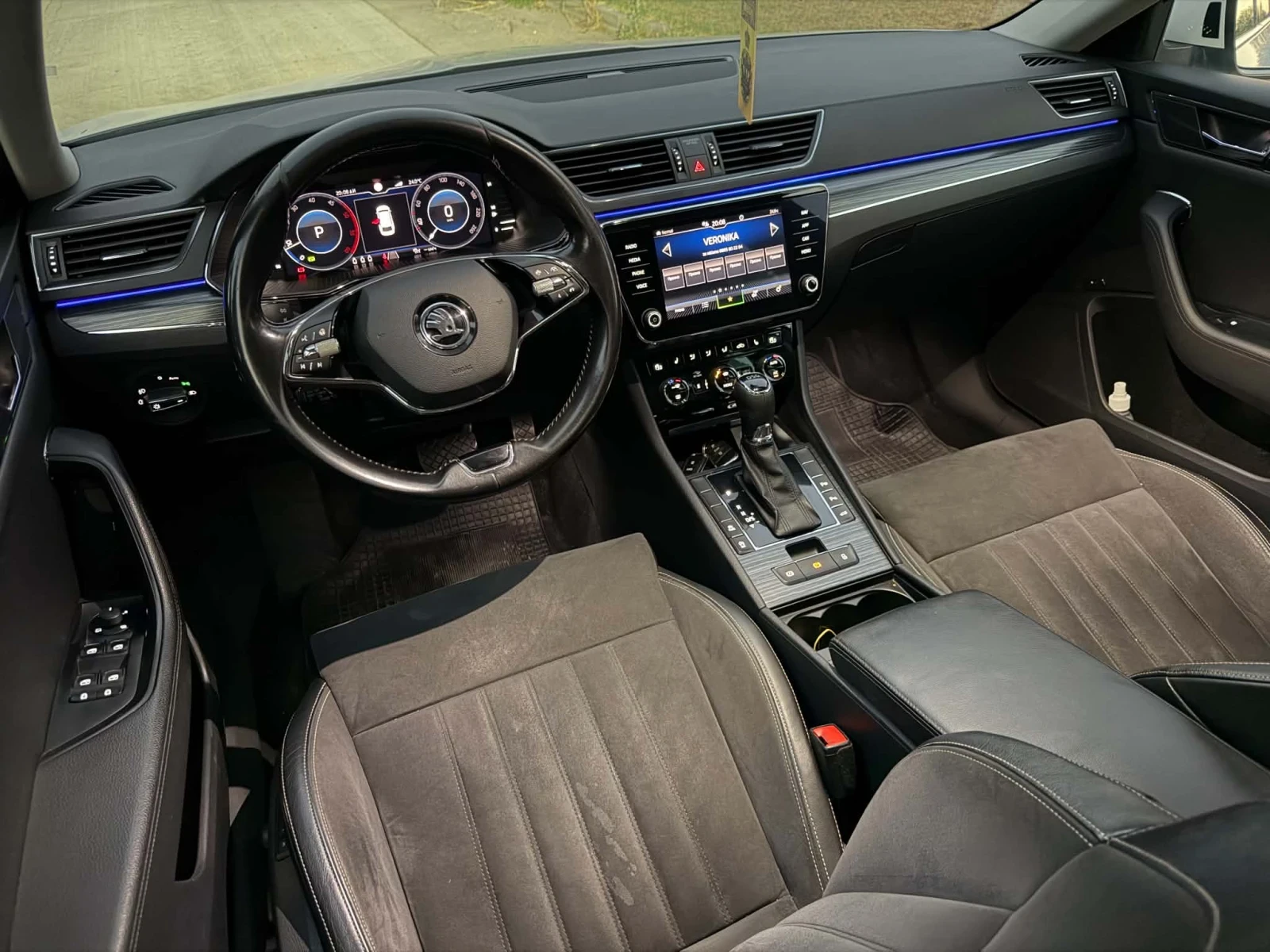 Skoda Superb 2.0TDI DSG, снимка 9 - Автомобили и джипове - 55826400