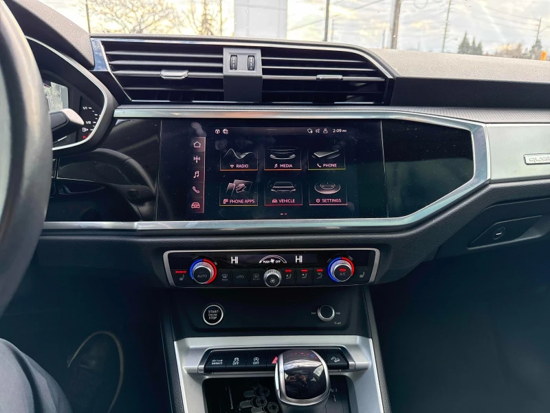 Audi Q3 * * CARFAX * * АВТО КРЕДИТ * * , снимка 8 - Автомобили и джипове - 53203152