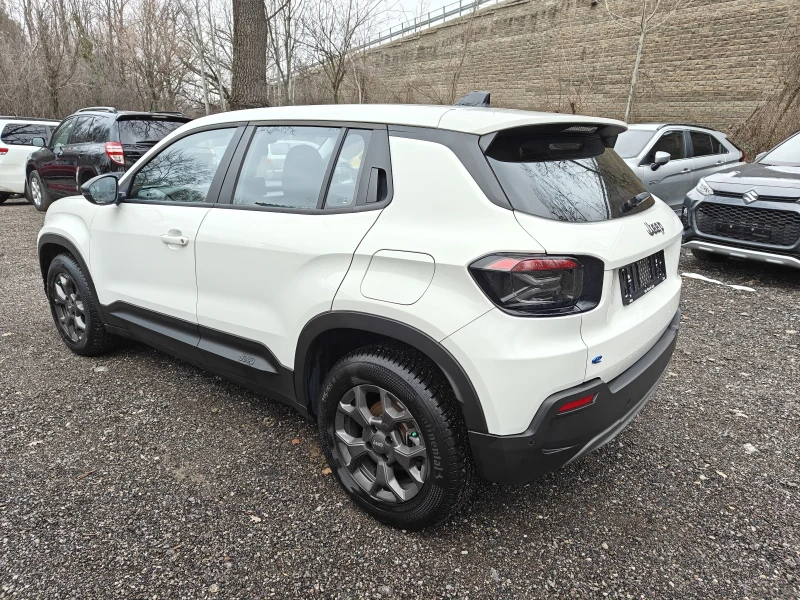 Jeep Avenger, снимка 6 - Автомобили и джипове - 53596726