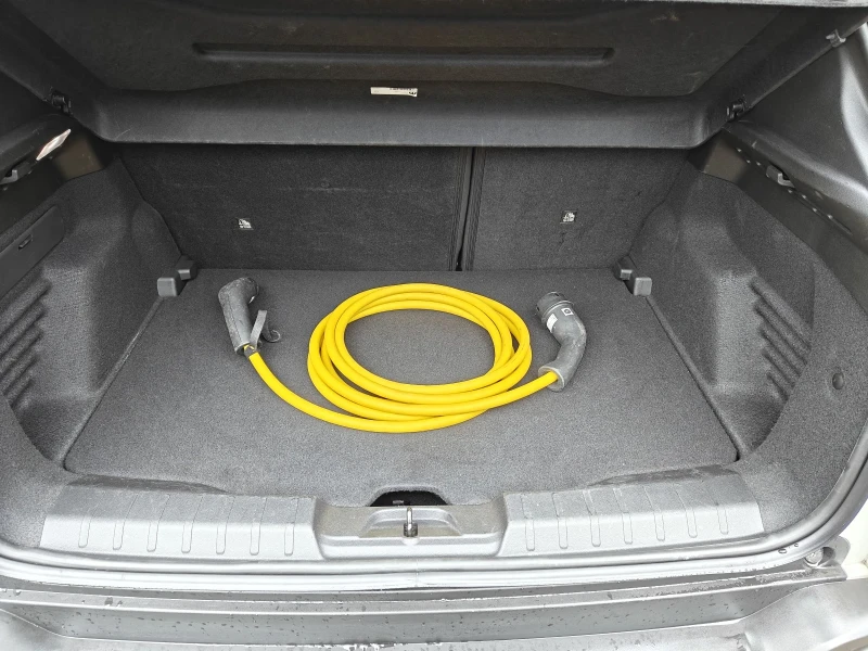 Jeep Avenger, снимка 8 - Автомобили и джипове - 53596726