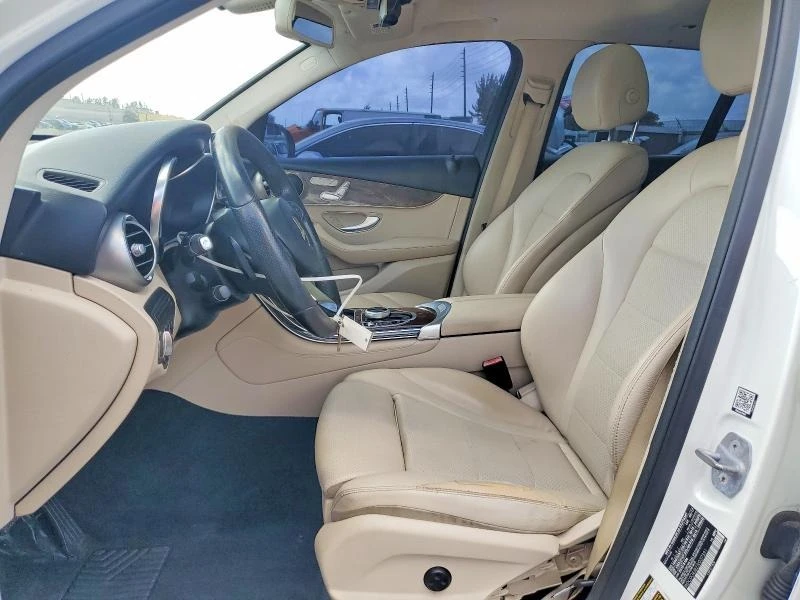 Mercedes-Benz GLC 300, снимка 7 - Автомобили и джипове - 54772384