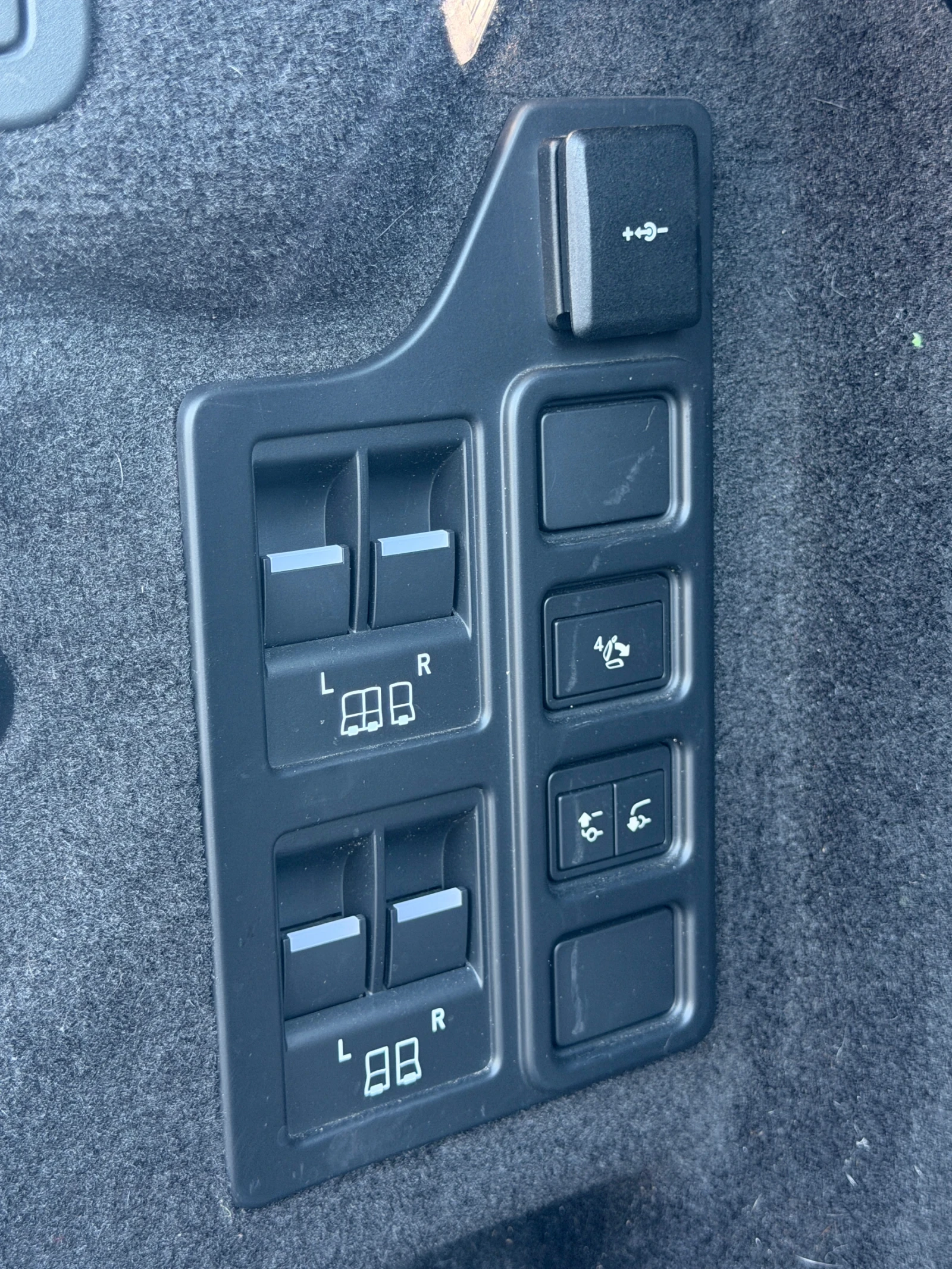 Land Rover Discovery R-Dynamic - S / 355 HP / 5500 RPM / 3000 cm | Mobile.bg � ����������� 4