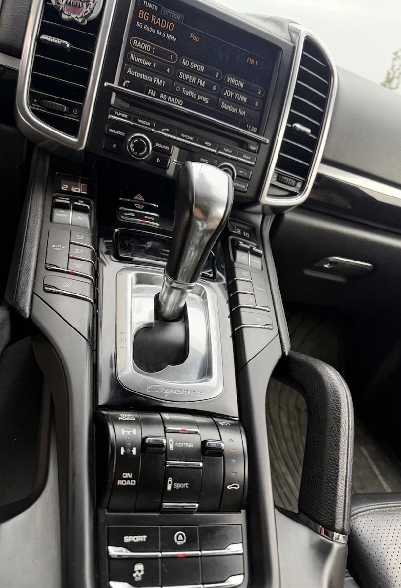 Porsche Cayenne 3.0D, снимка 8 - Автомобили и джипове - 54415389