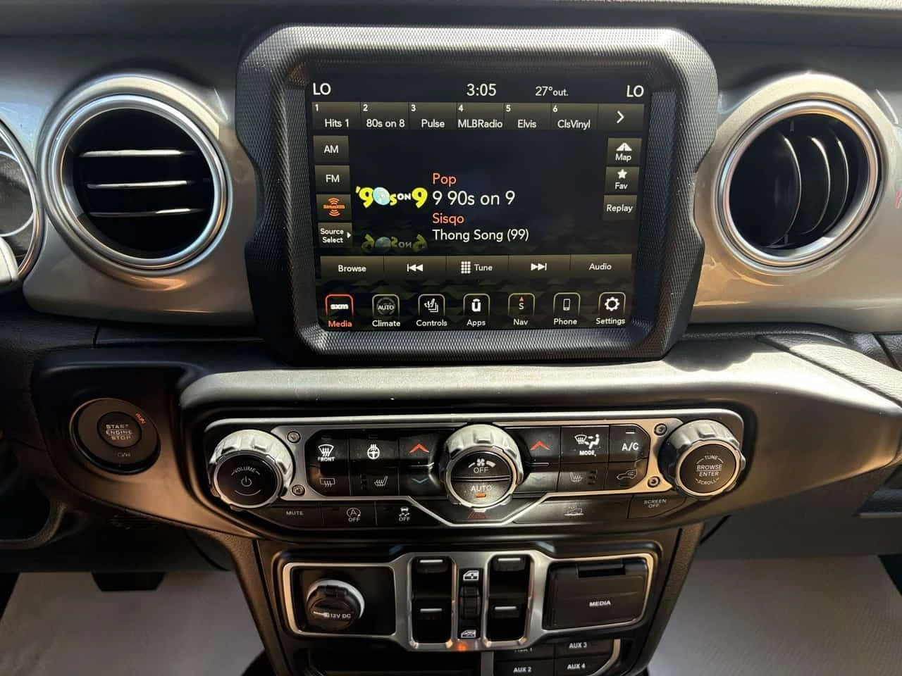 Jeep Wrangler * Sahara V6, Leather Seats, Remote Start * CARFAX , снимка 13 - Автомобили и джипове - 54896477