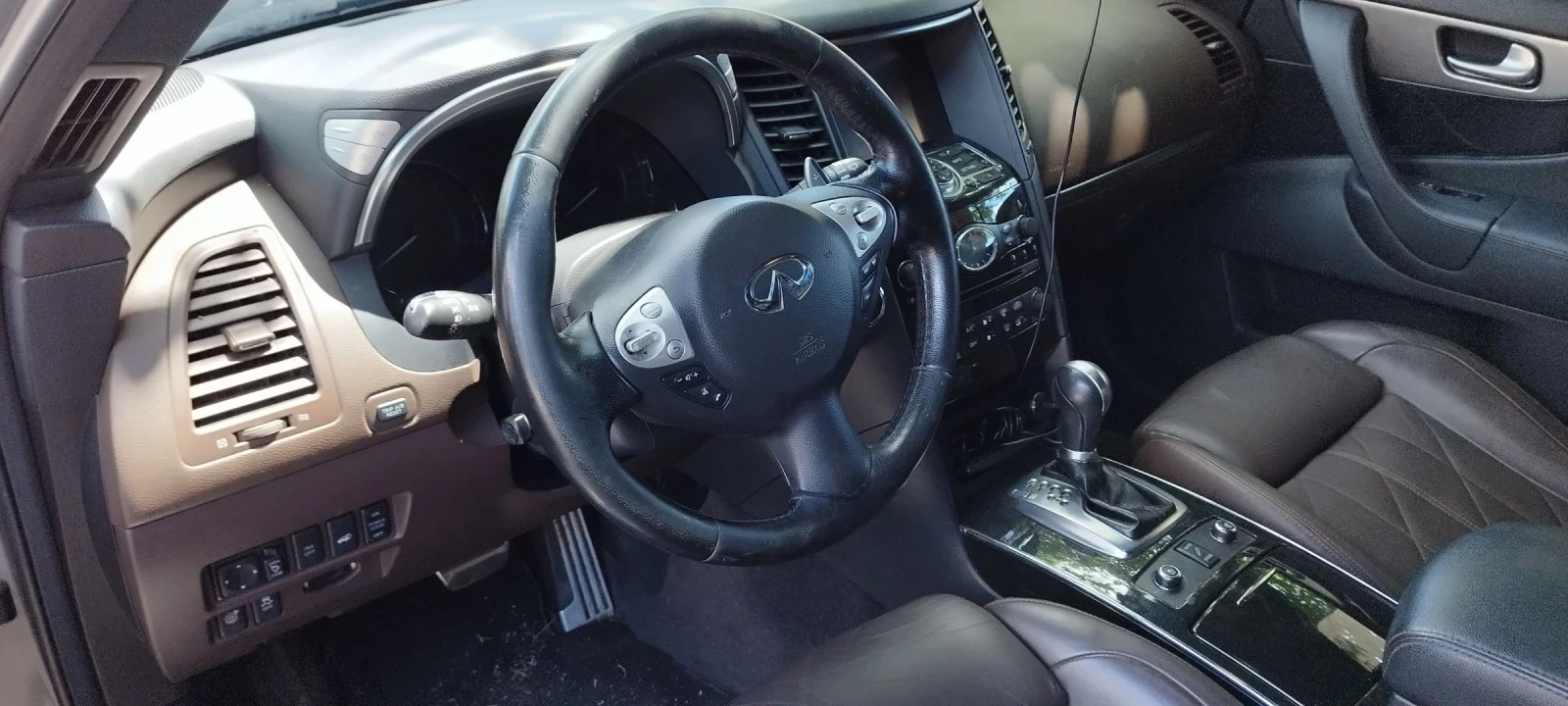 Infiniti QX70 S, снимка 11 - Автомобили и джипове - 54980365