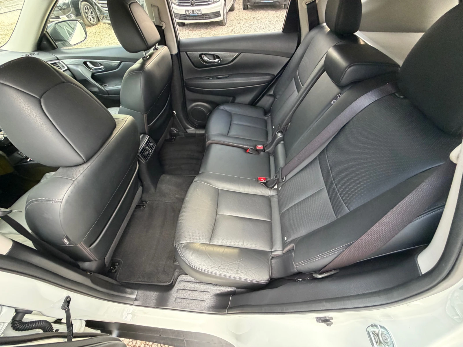 Nissan X-trail 1.6DCI* FULL* TEKNA* CAM360* Navi, снимка 8 - Автомобили и джипове - 55228608