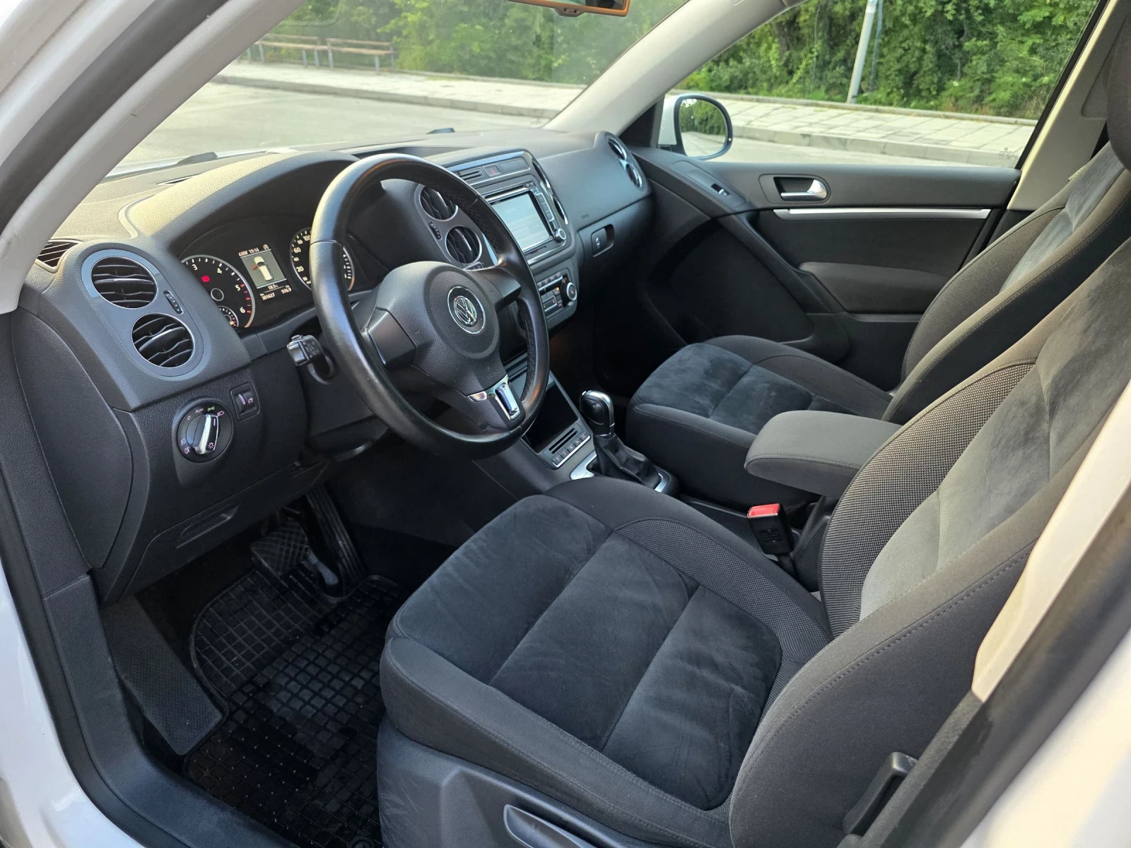 VW Tiguan 2.0TDi 177к.с, DSG , Highline , снимка 12 - Автомобили и джипове - 55271266