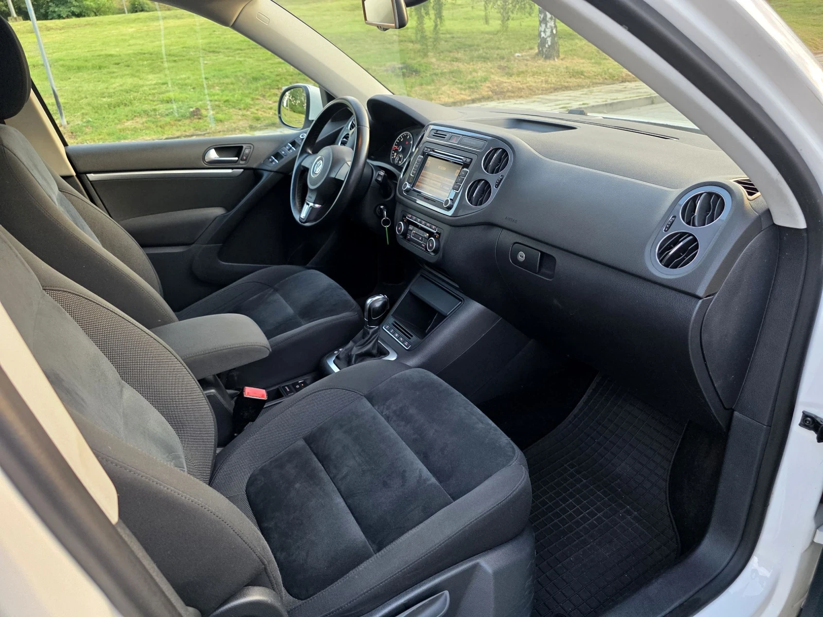 VW Tiguan 2.0TDi 177к.с, DSG , Highline , снимка 13 - Автомобили и джипове - 55271266