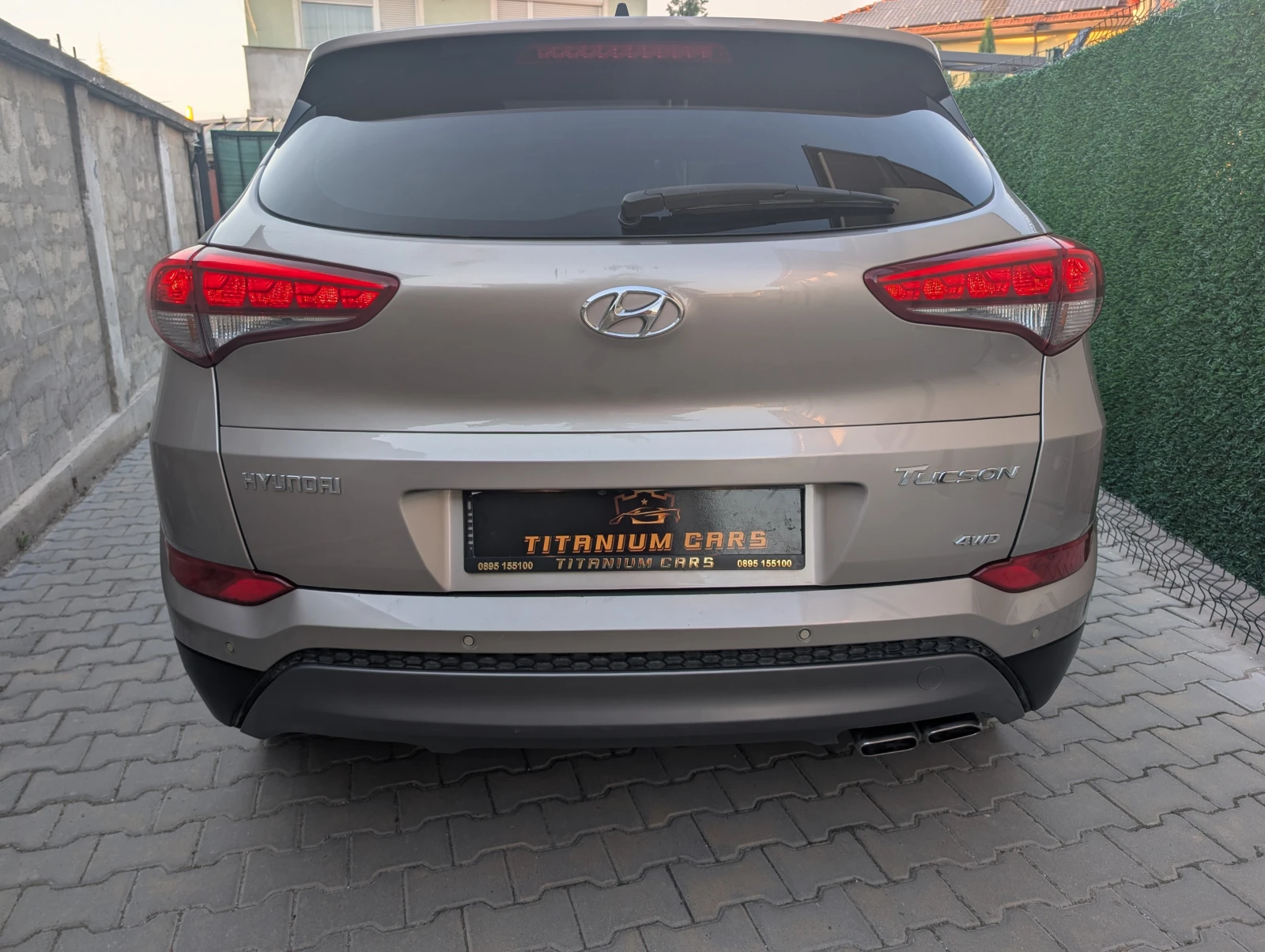 Hyundai Tucson 2.0CRDI* Premium* Обдухване* Подгрев* Панорама, снимка 7 - Автомобили и джипове - 55532809