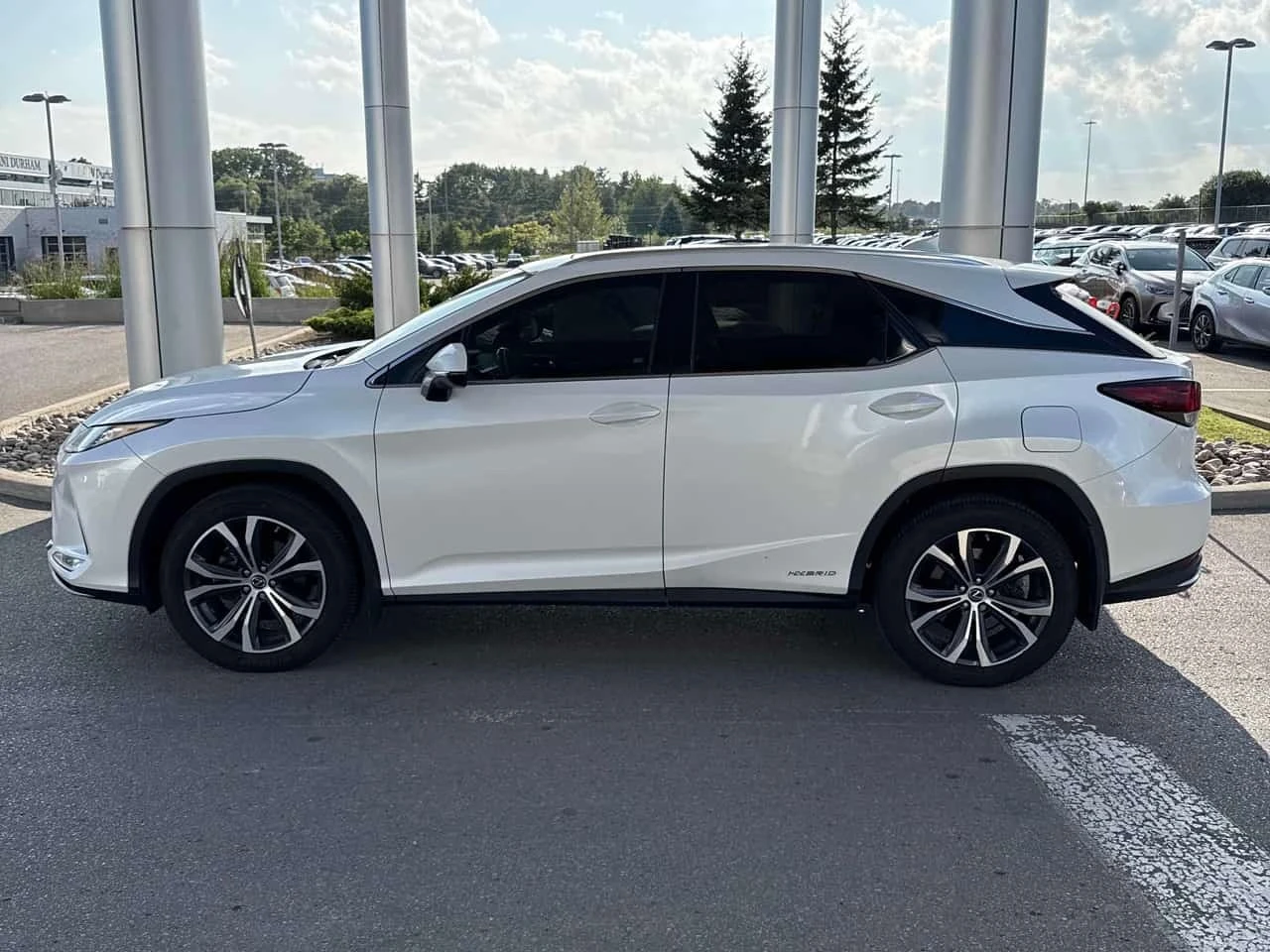 Lexus RX 450h | CARFAX | ГЛАВНО ПРЕДСТАВИТЕЛСТВО НА LEXUS, снимка 3 - Автомобили и джипове - 55746902