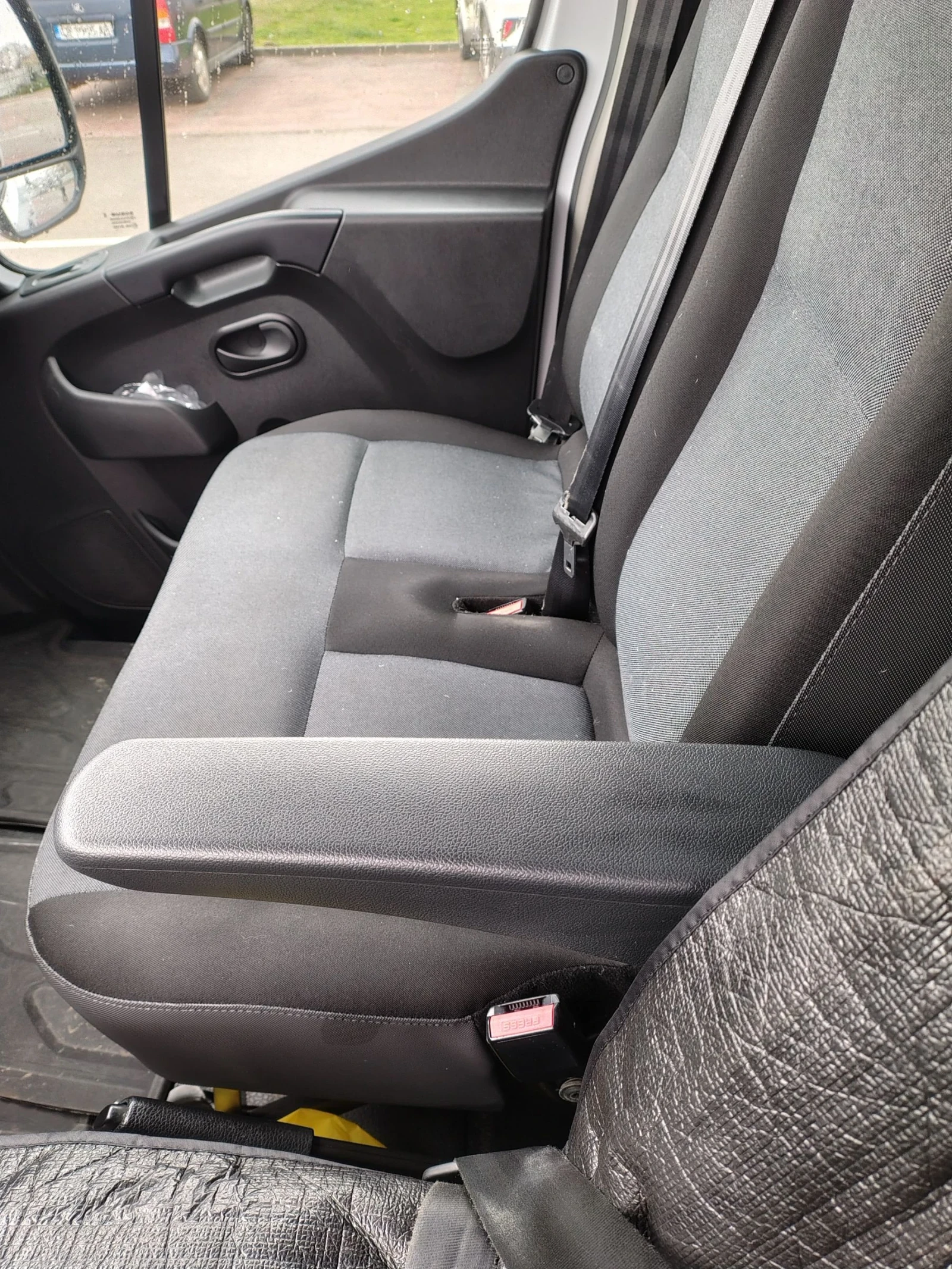 Renault Master 2.3/ 136кс.ТОП ОФЕРТА, снимка 9 - Бусове и автобуси - 54342965