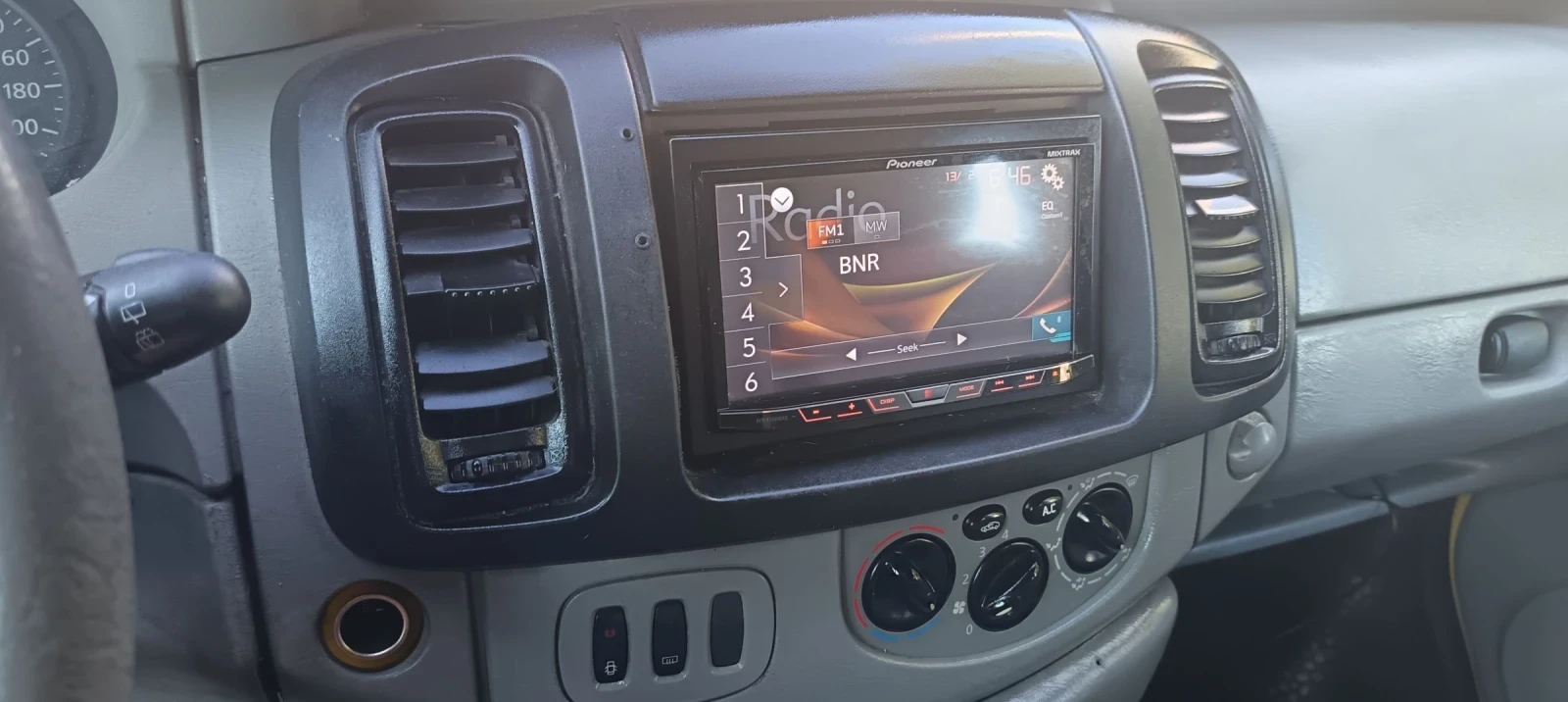 Renault Trafic, снимка 12 - Бусове и автобуси - 55949585