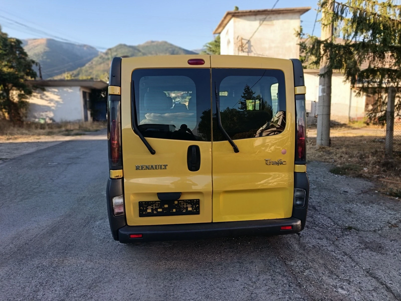 Renault Trafic, снимка 5 - Бусове и автобуси - 55949585