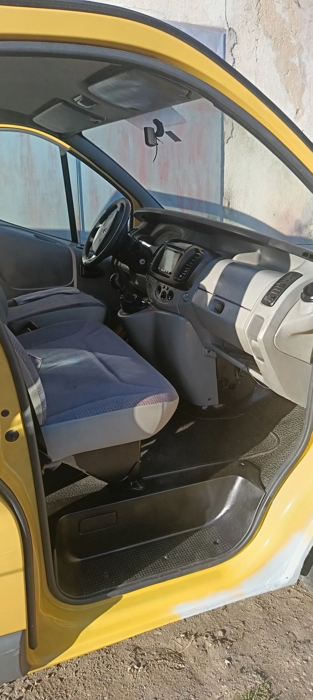 Renault Trafic, снимка 15 - Бусове и автобуси - 55949585