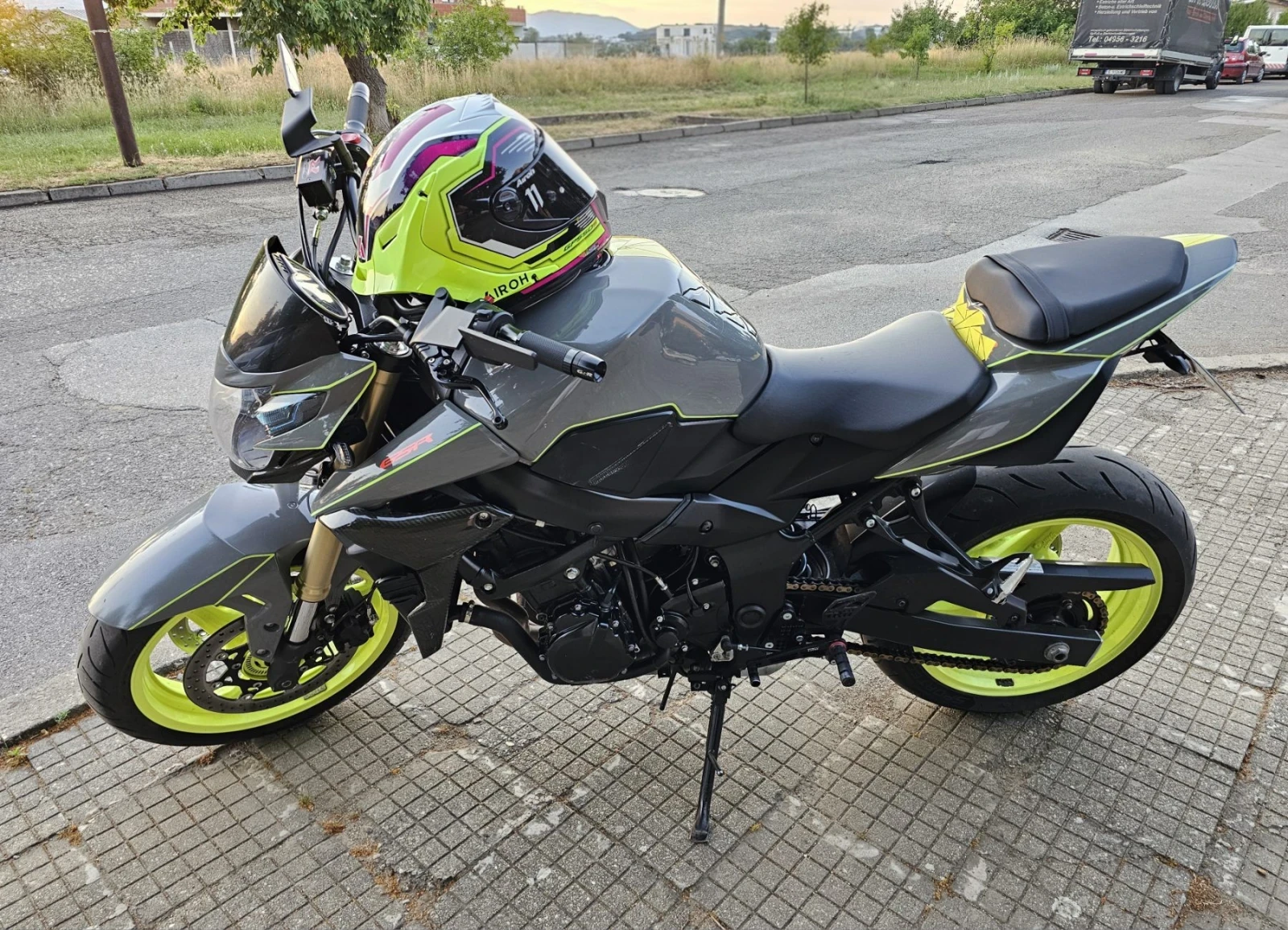 Suzuki Gsr 750, снимка 4 - Мотоциклети и мототехника - 55099141