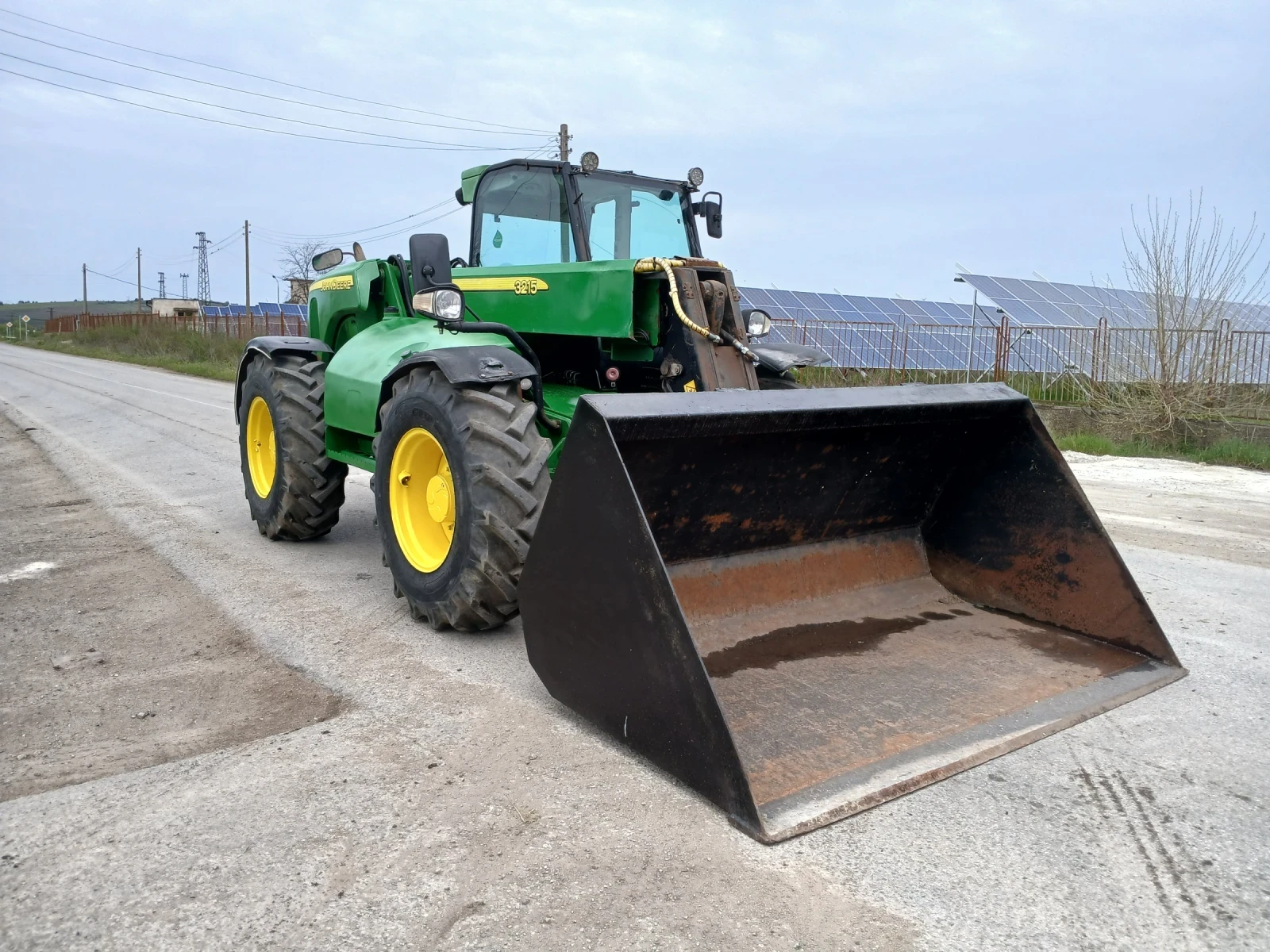 Телескопичен товарач John Deere 3215, снимка 2 - Селскостопанска техника - 55085386