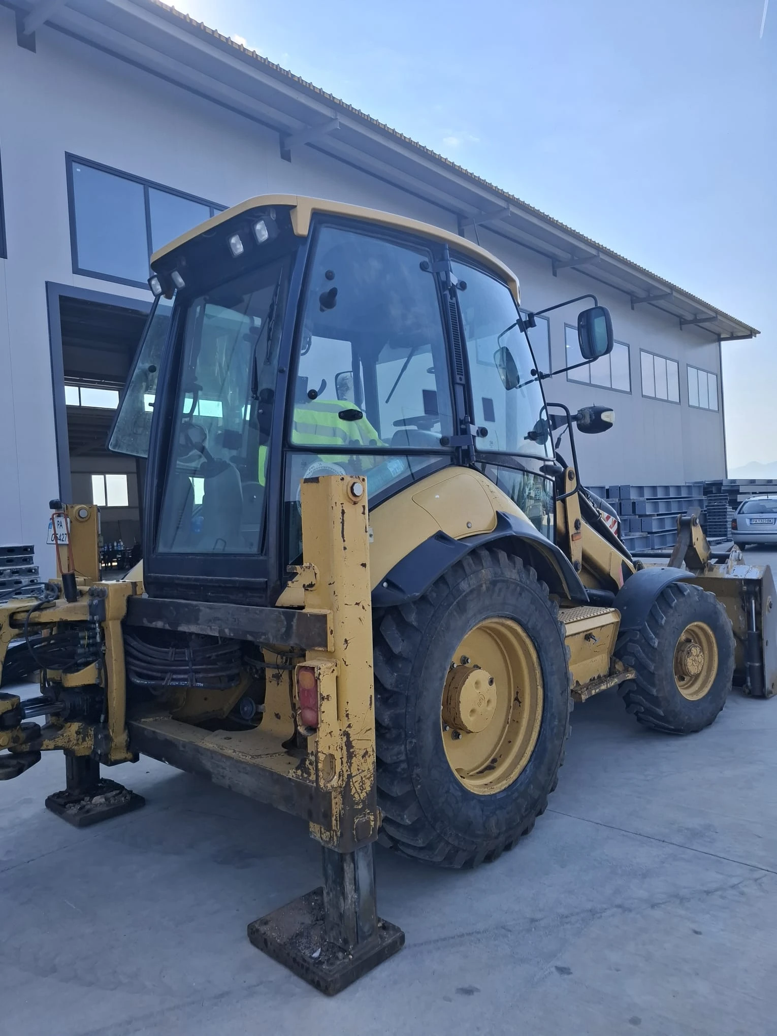 Багер Cat 432E, снимка 7 - Индустриална техника - 56160427