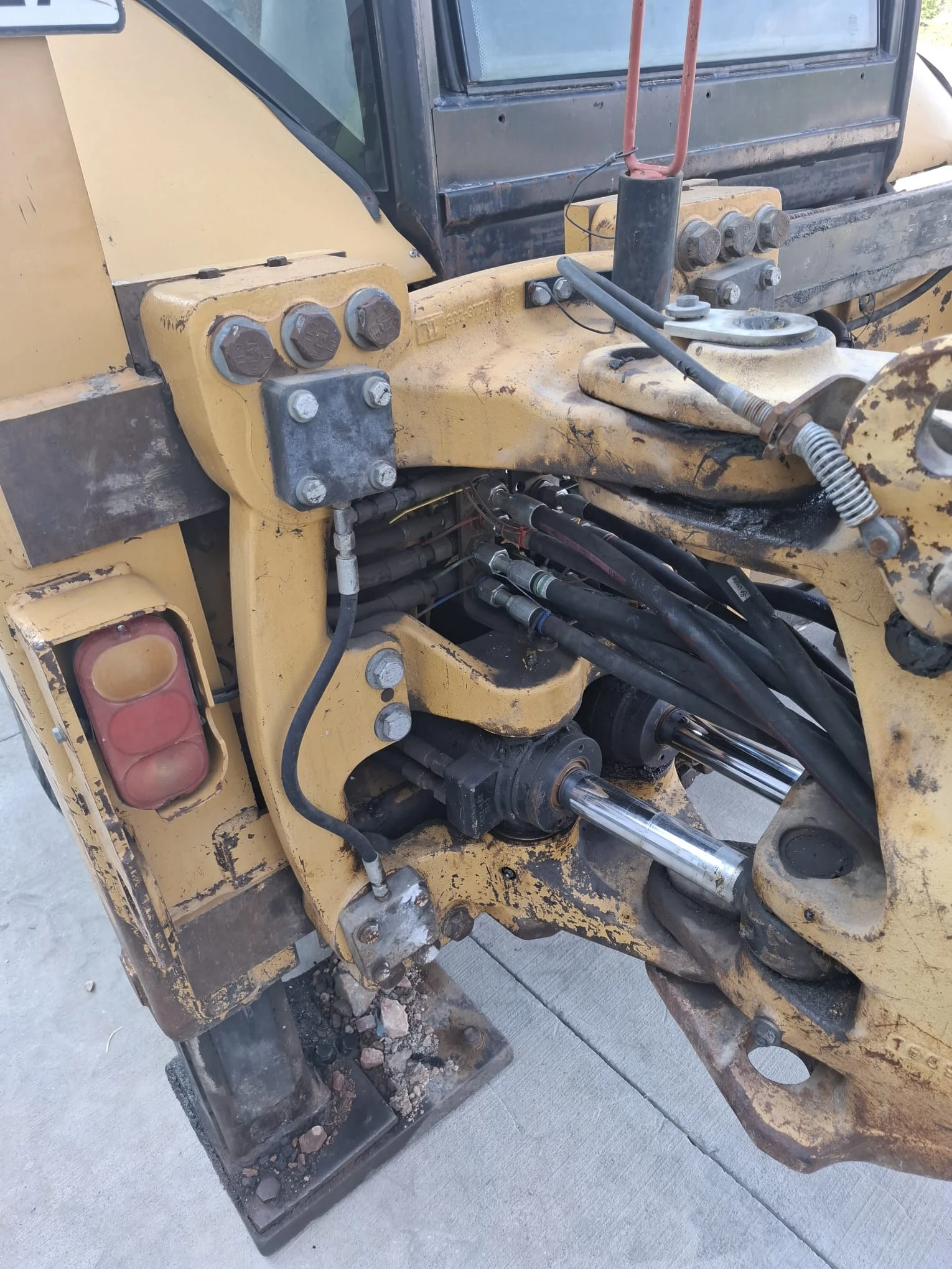 Багер Cat 432E, снимка 5 - Индустриална техника - 56160427