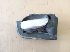 Дръжка врата предна дясна вътрешна Пежо 206 03г.