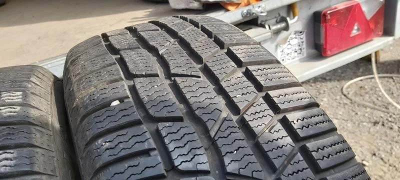 Гуми Зимни 205/60R16, снимка 7 - Гуми и джанти - 31996597