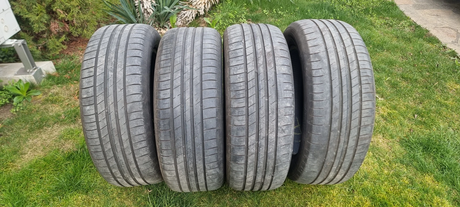 Гуми Летни 225/55R17, снимка 2 - Гуми и джанти - 53931132