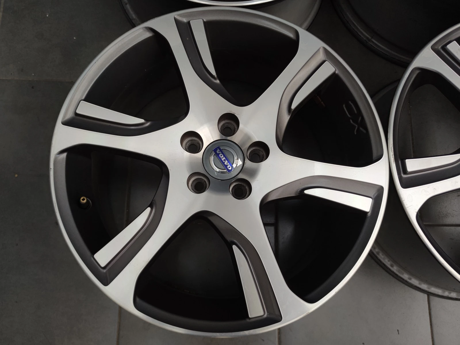Джанти за Volvo, снимка 7 - Гуми и джанти - 56716465