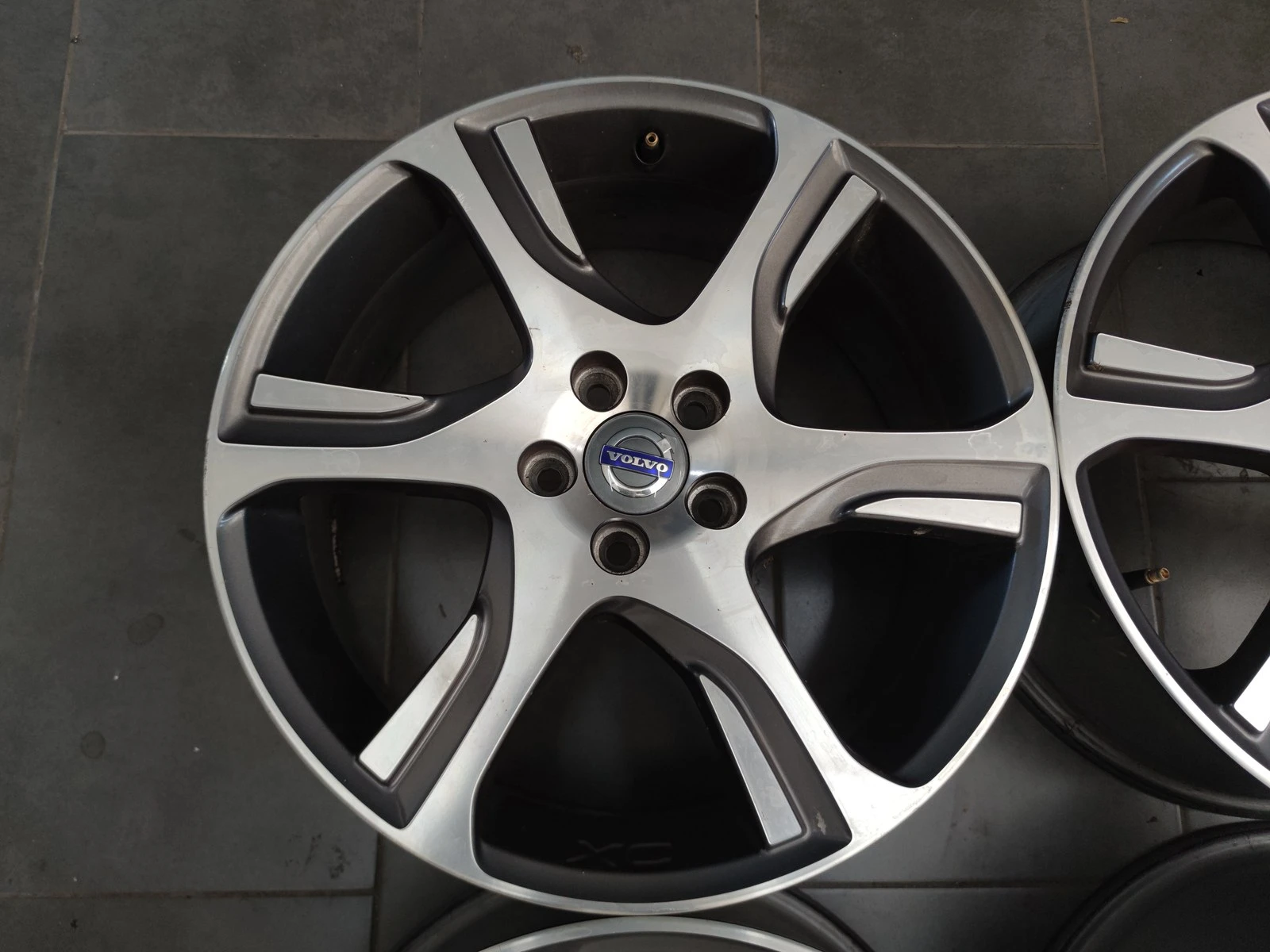 Джанти за Volvo, снимка 5 - Гуми и джанти - 56716465