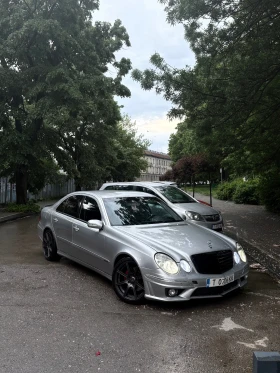 Mercedes-Benz E 320, снимка 4