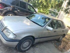 Mercedes-Benz 180, снимка 4
