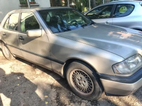 Mercedes-Benz 180, снимка 2