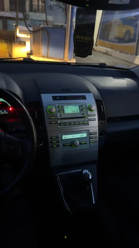 Toyota Corolla verso, снимка 12