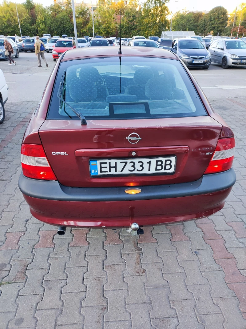 Opel Vectra 1.6i, снимка 8 - Автомобили и джипове - 47438428