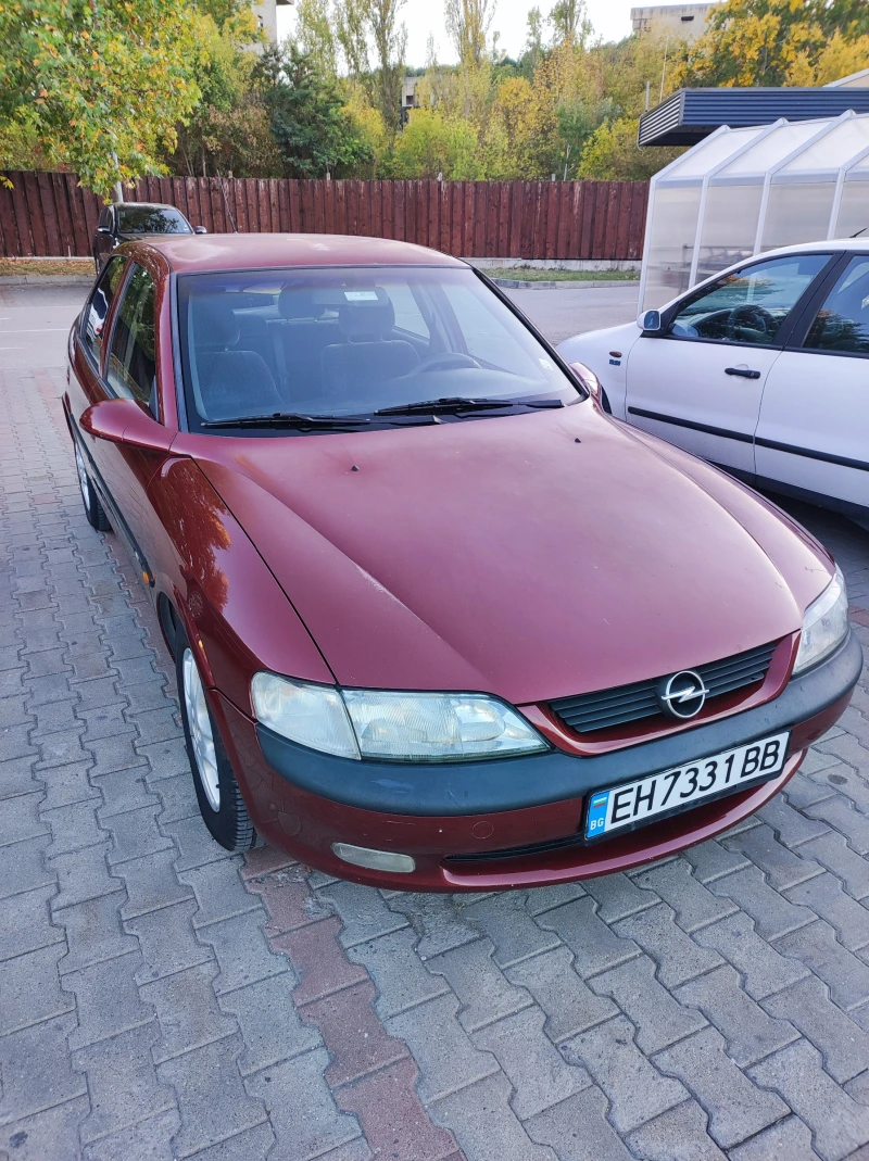 Opel Vectra 1.6i, снимка 1 - Автомобили и джипове - 47438428