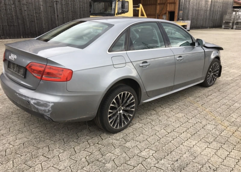 Audi A4 2.0tfsi multitronic, снимка 4 - Автомобили и джипове - 49167335