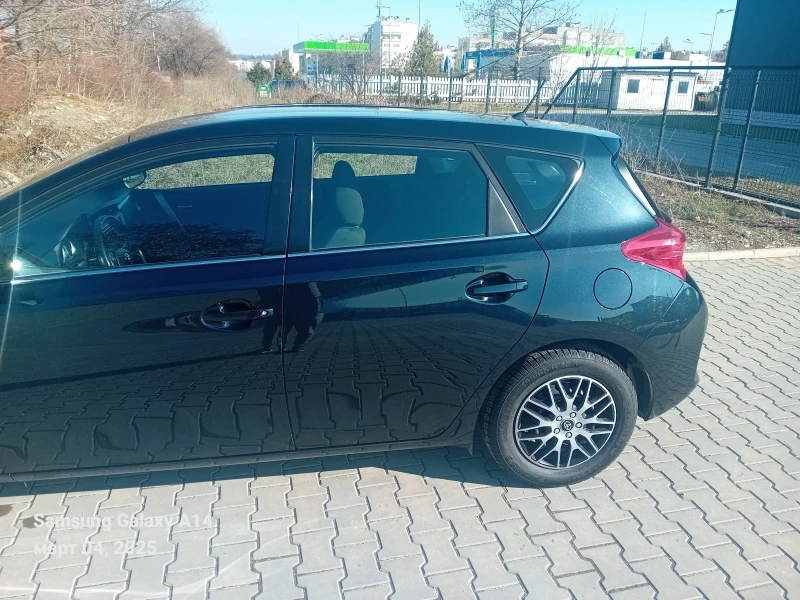 Toyota Auris 1.4d4d, снимка 12 - Автомобили и джипове - 49317533