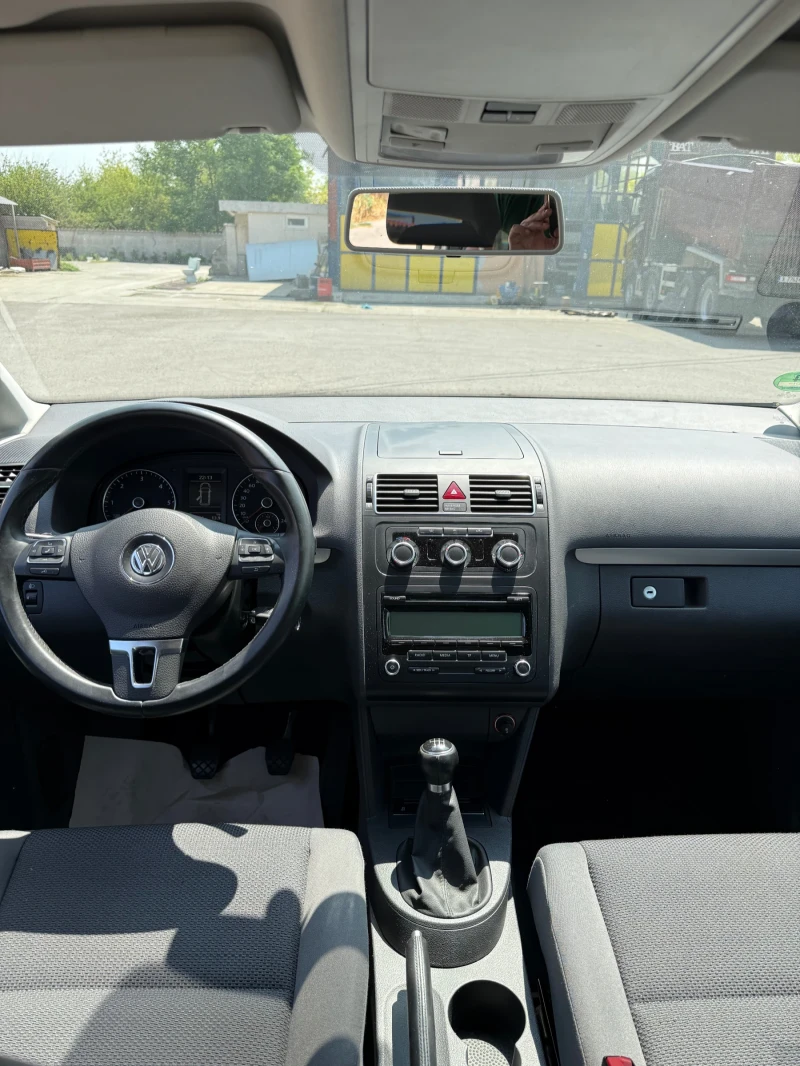 VW Touran 1.6 TDI, снимка 7 - Автомобили и джипове - 52093552