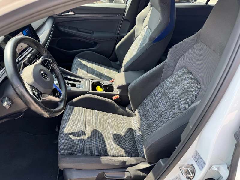 VW Golf 1.4GTE 245к.с ГАРАНЦИЯ 2021г. Обслужен във VW, снимка 7 - Автомобили и джипове - 51170411