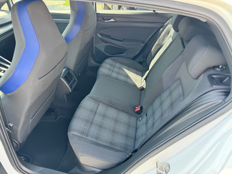 VW Golf 1.4GTE 245к.с ГАРАНЦИЯ 2021г. Обслужен във VW, снимка 12 - Автомобили и джипове - 51170411