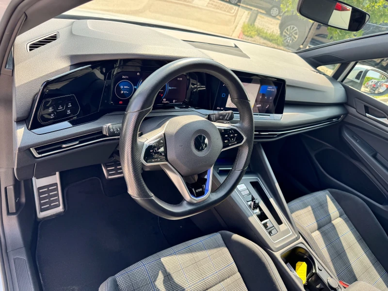 VW Golf 1.4GTE 245к.с ГАРАНЦИЯ 2021г. Обслужен във VW, снимка 8 - Автомобили и джипове - 51170411
