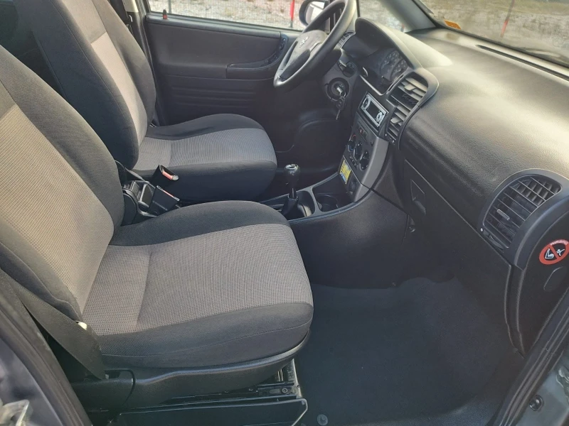 Opel Zafira 1.6 i, снимка 8 - Автомобили и джипове - 52516201