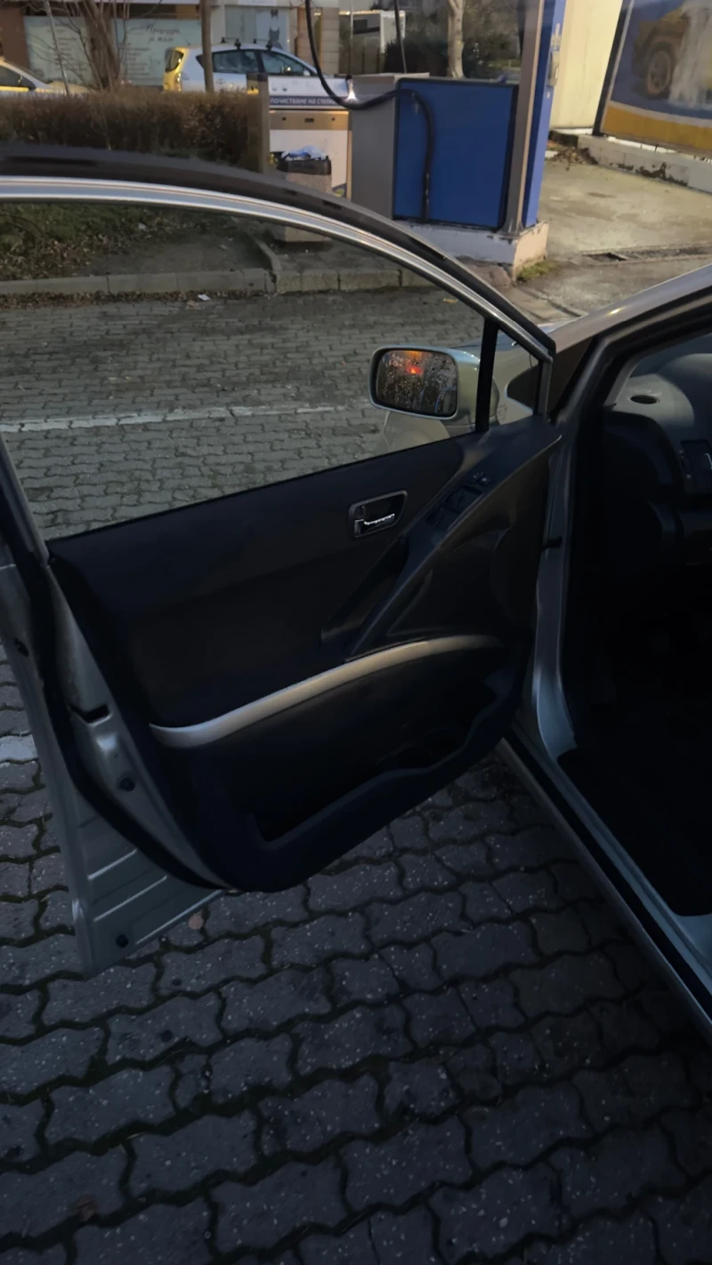 Toyota Corolla verso, снимка 15 - Автомобили и джипове - 52617533