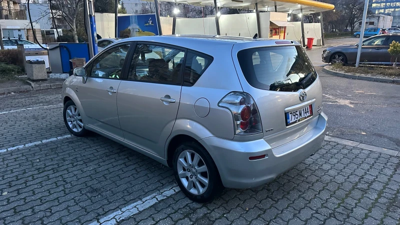 Toyota Corolla verso, снимка 5 - Автомобили и джипове - 52617533