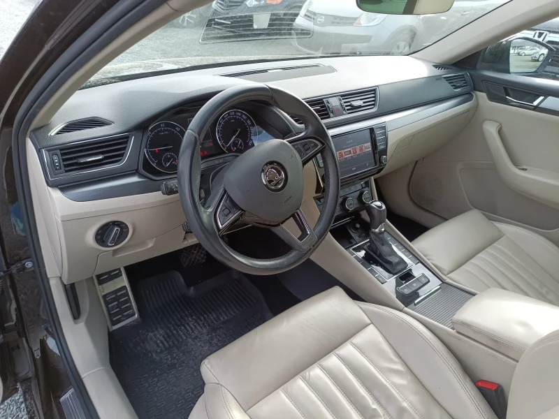 Skoda Superb 2.0 автомат нави седан кожа, снимка 11 - Автомобили и джипове - 53514127