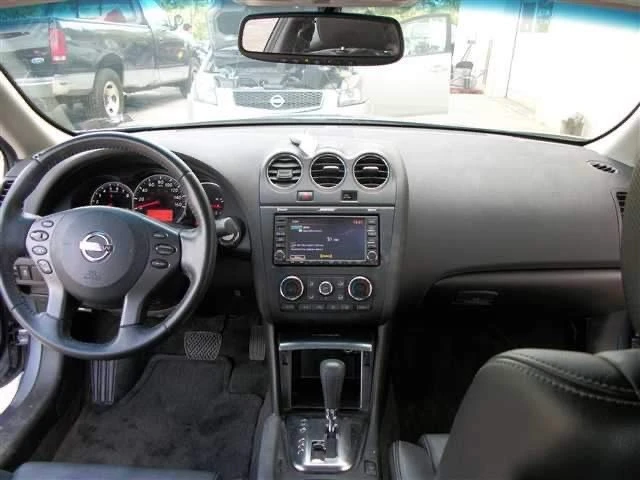 Nissan Altima Coupe 3.5 SR V6, снимка 9 - Автомобили и джипове - 47217656