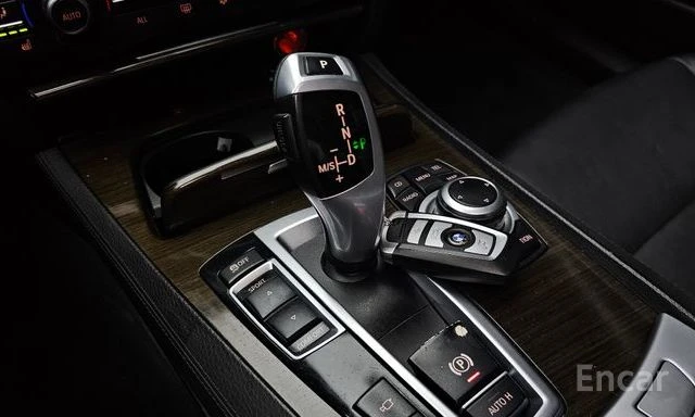 BMW 740 7 Series 740Li, снимка 15 - Автомобили и джипове - 54176446